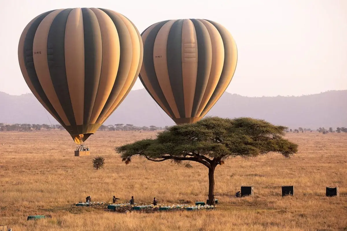 Hot-air-balloon-safaris-in-Serengeti-on-a-Tanzania-wildlife-safari